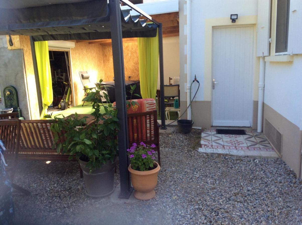 gites et chambres d'hotes les roses thé Hauterives Exterior foto